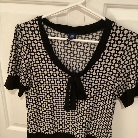 Reitmans medium blouse. - Picture 2 of 3